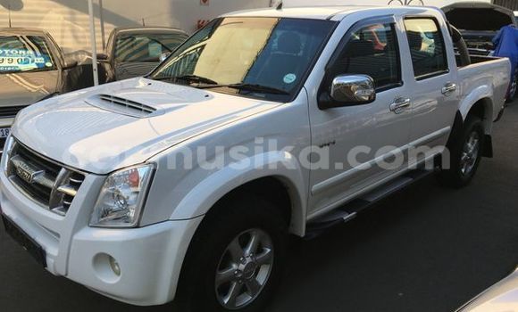 Tenga Tsaru Isuzu KB Chena Mota in Harare in Harare Tenga Tsaru Isuzu KB Chena Mota in Harare in Harare