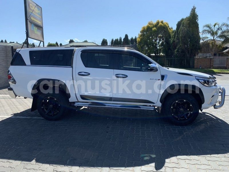 Big with watermark toyota hilux matabeleland south beitbridge 14412