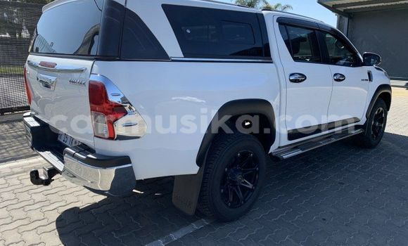 Acheter Occasion Voiture Toyota Hilux Blanc à Beitbridge, Matabeleland South Acheter Occasion Voiture Toyota Hilux Blanc à Beitbridge, Matabeleland South