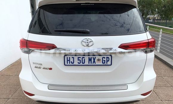 Acheter Occasion Voiture Toyota Fortuner Blanc à Beitbridge, Matabeleland South Acheter Occasion Voiture Toyota Fortuner Blanc à Beitbridge, Matabeleland South