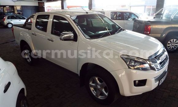 Tenga Tsaru Isuzu KB Chena Mota in Harare in Harare Tenga Tsaru Isuzu KB Chena Mota in Harare in Harare