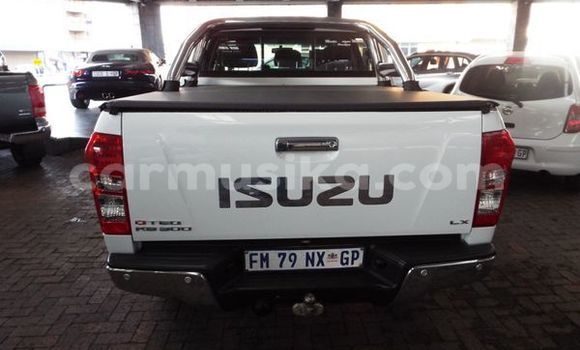 Tenga Tsaru Isuzu KB Chena Mota in Harare in Harare Tenga Tsaru Isuzu KB Chena Mota in Harare in Harare
