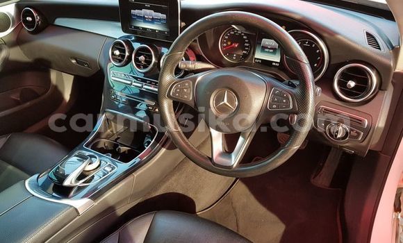 Acheter Occasion Voiture Mercedes‒Benz 200 Blanc à Beitbridge, Matabeleland South Acheter Occasion Voiture Mercedes‒Benz 200 Blanc à Beitbridge, Matabeleland South