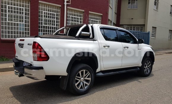 Acheter Occasion Voiture Toyota Hilux Blanc à Beitbridge, Matabeleland South Acheter Occasion Voiture Toyota Hilux Blanc à Beitbridge, Matabeleland South
