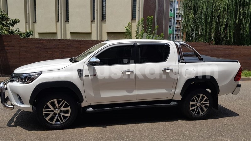 Big with watermark toyota hilux matabeleland south beitbridge 14419