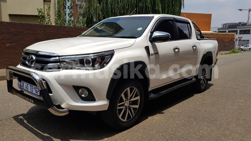 Big with watermark toyota hilux matabeleland south beitbridge 14419