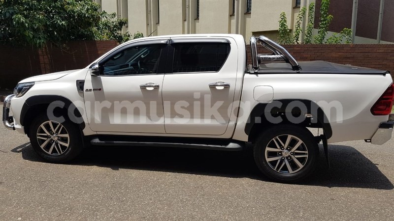 Big with watermark toyota hilux matabeleland south beitbridge 14419