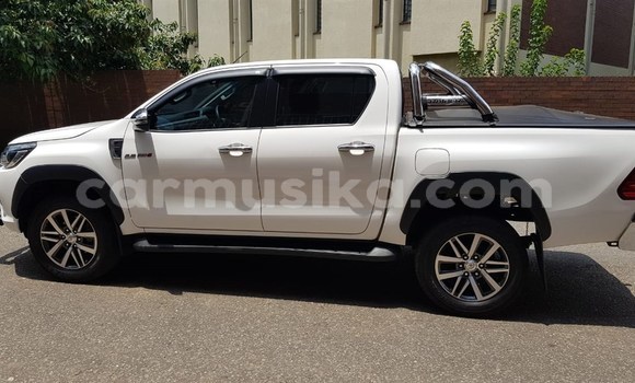 Acheter Occasion Voiture Toyota Hilux Blanc à Beitbridge, Matabeleland South Acheter Occasion Voiture Toyota Hilux Blanc à Beitbridge, Matabeleland South