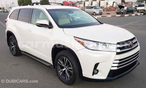 Tenga Imported Toyota Highlander Chena Mota in Import - Dubai in Harare Tenga Imported Toyota Highlander Chena Mota in Import - Dubai in Harare