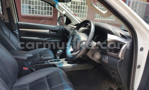 Acheter Occasion Voiture Toyota Hilux Blanc à Beitbridge, Matabeleland South Acheter Occasion Voiture Toyota Hilux Blanc à Beitbridge, Matabeleland South