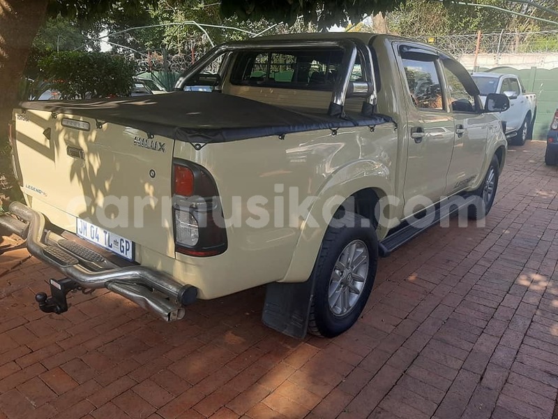 Big with watermark toyota hilux matabeleland south beitbridge 14420