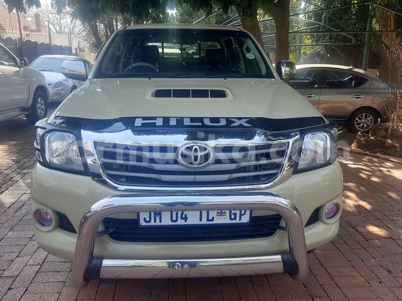 Big with watermark toyota hilux matabeleland south beitbridge 14420