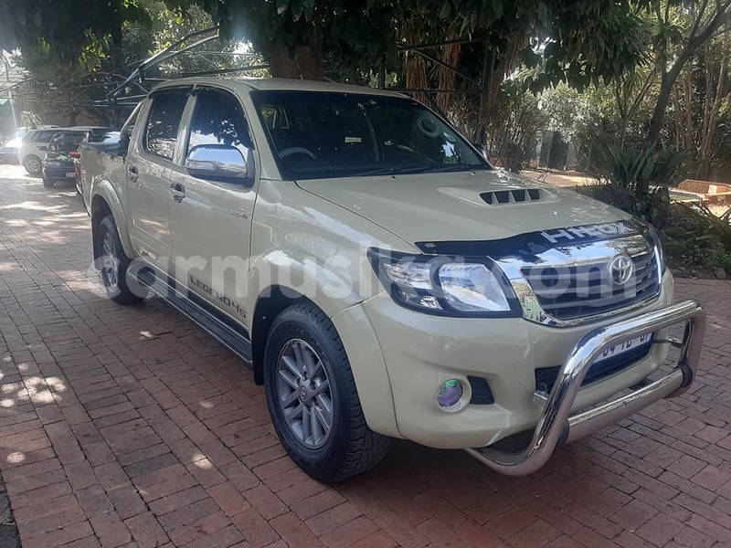 Big with watermark toyota hilux matabeleland south beitbridge 14420