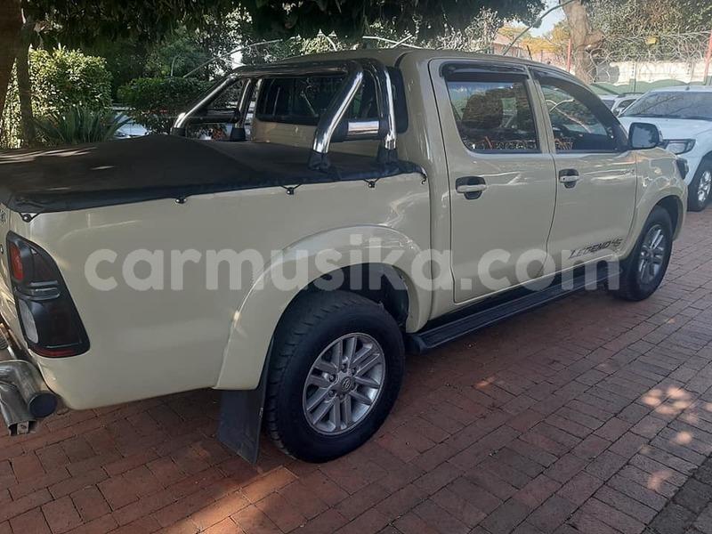 Big with watermark toyota hilux matabeleland south beitbridge 14420