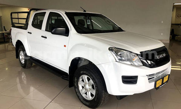 Tenga Tsaru Isuzu KB Chena Mota in Harare in Harare Tenga Tsaru Isuzu KB Chena Mota in Harare in Harare