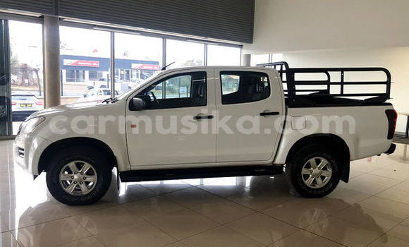 Tenga Tsaru Isuzu KB Chena Mota in Harare in Harare Tenga Tsaru Isuzu KB Chena Mota in Harare in Harare