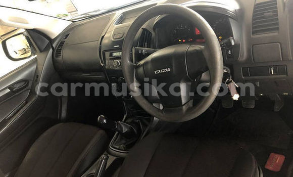 Tenga Tsaru Isuzu KB Chena Mota in Harare in Harare Tenga Tsaru Isuzu KB Chena Mota in Harare in Harare