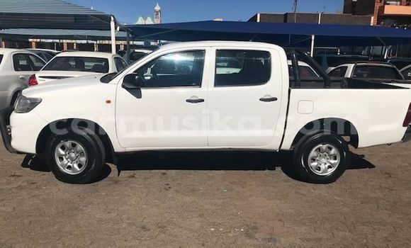 Tenga Tsaru Toyota Hilux Chena Mota in Harare in Harare Tenga Tsaru Toyota Hilux Chena Mota in Harare in Harare