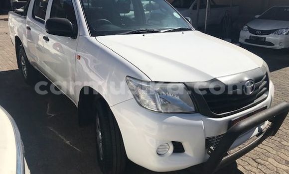 Tenga Tsaru Toyota Hilux Chena Mota in Harare in Harare Tenga Tsaru Toyota Hilux Chena Mota in Harare in Harare