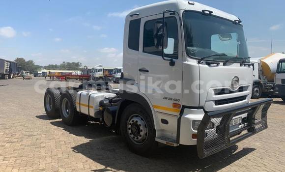 Nunua Ilio tumika Nissan UD Nyeupe Lori ndani ya Beitbridge nchini Matabeleland Kusini