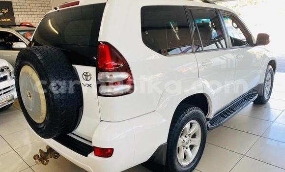 Nunua Ilio tumika Toyota Land Cruiser Prado Nyeupe Gari ndani ya Beitbridge nchini Matabeleland Kusini