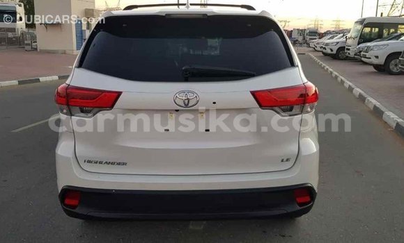 Tenga Imported Toyota Highlander Chena Mota in Import - Dubai in Harare Tenga Imported Toyota Highlander Chena Mota in Import - Dubai in Harare
