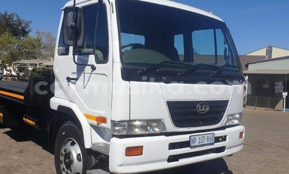 Acheter Occasion Utilitaire Nissan UD Blanc à Beitbridge, Matabeleland South Acheter Occasion Utilitaire Nissan UD Blanc à Beitbridge, Matabeleland South