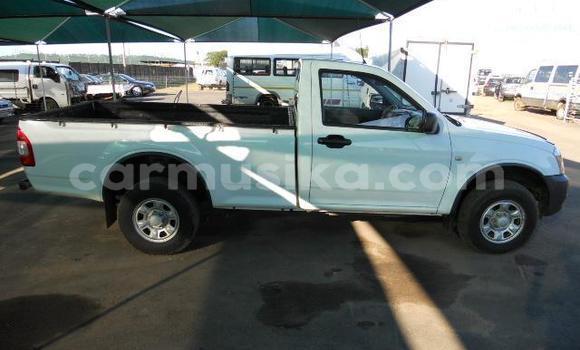 Nunua Ilio tumika Isuzu KB Nyeupe Gari ndani ya Beitbridge nchini Matabeleland Kusini