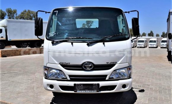 Acheter Occasion Utilitaire Toyota Dyna Blanc à Beitbridge, Matabeleland South Acheter Occasion Utilitaire Toyota Dyna Blanc à Beitbridge, Matabeleland South