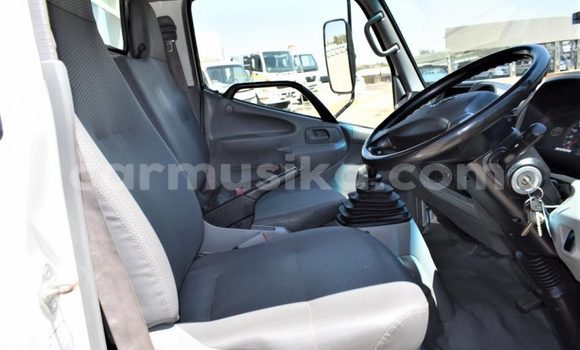 Acheter Occasion Utilitaire Toyota Dyna Blanc à Beitbridge, Matabeleland South Acheter Occasion Utilitaire Toyota Dyna Blanc à Beitbridge, Matabeleland South