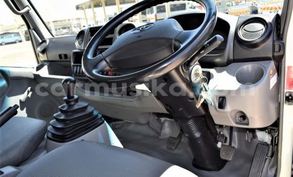 Acheter Occasion Utilitaire Toyota Dyna Blanc à Beitbridge, Matabeleland South Acheter Occasion Utilitaire Toyota Dyna Blanc à Beitbridge, Matabeleland South