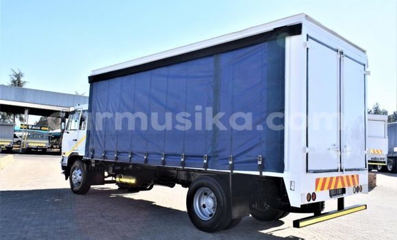 Acheter Occasion Utilitaire Nissan UD Blanc à Beitbridge, Matabeleland South Acheter Occasion Utilitaire Nissan UD Blanc à Beitbridge, Matabeleland South