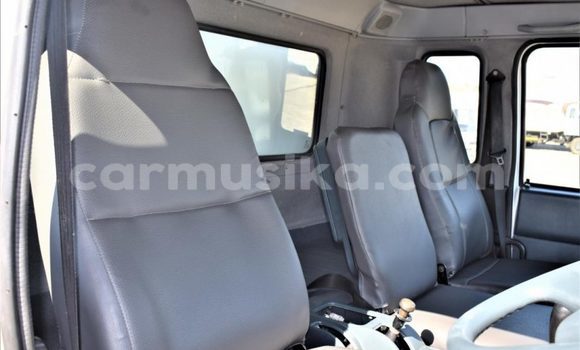 Acheter Occasion Utilitaire Nissan UD Blanc à Beitbridge, Matabeleland South Acheter Occasion Utilitaire Nissan UD Blanc à Beitbridge, Matabeleland South