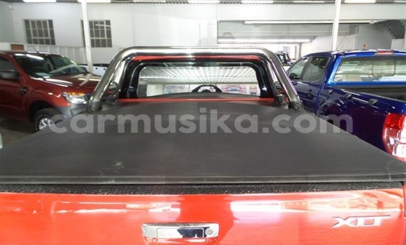 Nunua Ilio tumika Ford Ranger Nyekundu Gari ndani ya Beitbridge nchini Matabeleland Kusini Nunua Ilio tumika Ford Ranger Nyekundu Gari ndani ya Beitbridge nchini Matabeleland Kusini