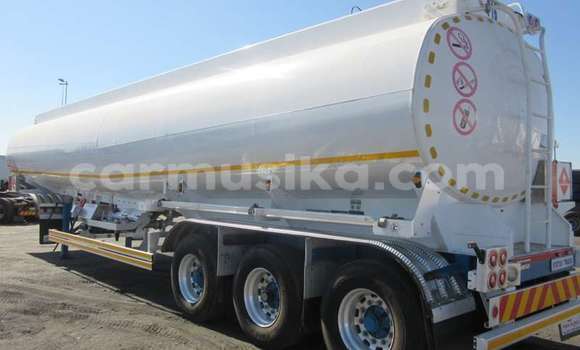 Nunua Imported BYD Flyer Nyeupe Gari ndani ya Beitbridge nchini Matabeleland Kusini