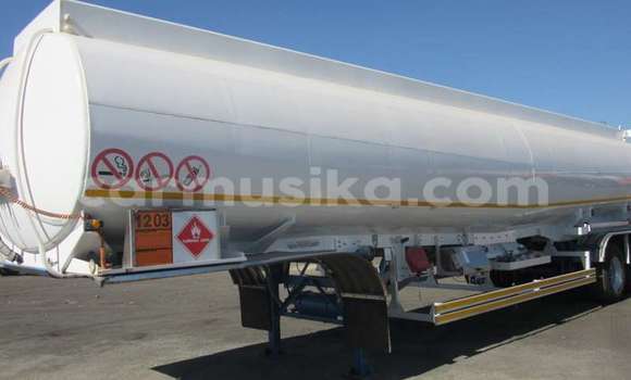 Acheter Import Voiture BYD Flyer Blanc à Beitbridge, Matabeleland South Acheter Import Voiture BYD Flyer Blanc à Beitbridge, Matabeleland South