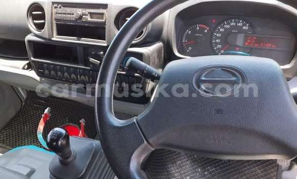 Acheter Occasion Utilitaire Hino 300 Series Blanc à Beitbridge, Matabeleland South Acheter Occasion Utilitaire Hino 300 Series Blanc à Beitbridge, Matabeleland South