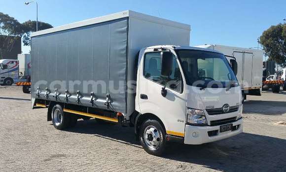 Acheter Occasion Utilitaire Hino 300 Series Blanc à Beitbridge, Matabeleland South Acheter Occasion Utilitaire Hino 300 Series Blanc à Beitbridge, Matabeleland South