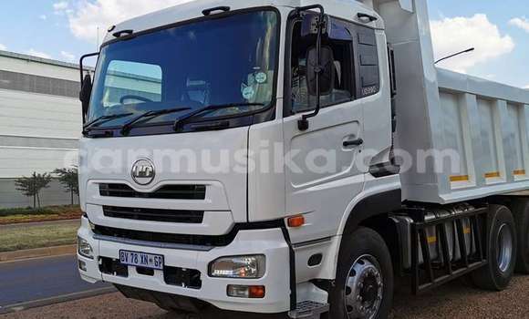 Acheter Occasion Utilitaire Nissan UD Blanc à Beitbridge, Matabeleland South Acheter Occasion Utilitaire Nissan UD Blanc à Beitbridge, Matabeleland South