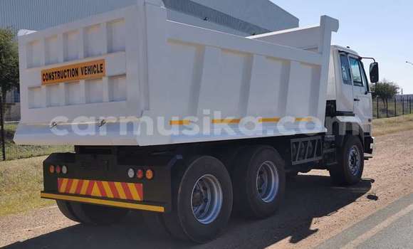 Acheter Occasion Utilitaire Nissan UD Blanc à Beitbridge, Matabeleland South Acheter Occasion Utilitaire Nissan UD Blanc à Beitbridge, Matabeleland South