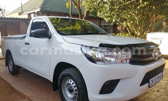 Nunua Ilio tumika Toyota Hilux Nyeupe Gari ndani ya Beitbridge nchini Matabeleland Kusini
