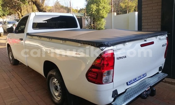 Acheter Occasion Voiture Toyota Hilux Blanc à Beitbridge, Matabeleland South Acheter Occasion Voiture Toyota Hilux Blanc à Beitbridge, Matabeleland South