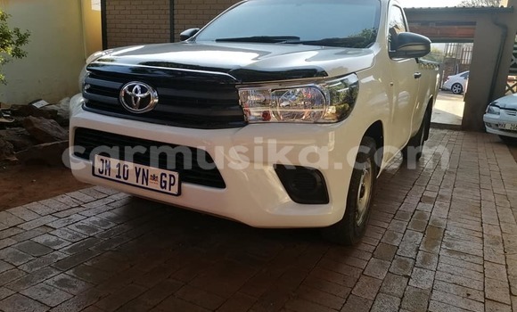 Acheter Occasion Voiture Toyota Hilux Blanc à Beitbridge, Matabeleland South Acheter Occasion Voiture Toyota Hilux Blanc à Beitbridge, Matabeleland South