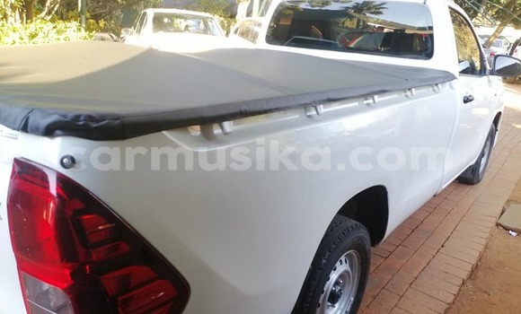 Acheter Occasion Voiture Toyota Hilux Blanc à Beitbridge, Matabeleland South Acheter Occasion Voiture Toyota Hilux Blanc à Beitbridge, Matabeleland South