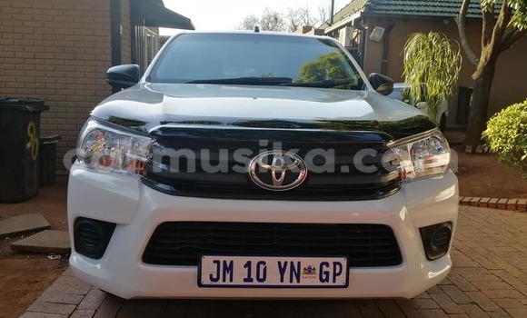 Acheter Occasion Voiture Toyota Hilux Blanc à Beitbridge, Matabeleland South Acheter Occasion Voiture Toyota Hilux Blanc à Beitbridge, Matabeleland South