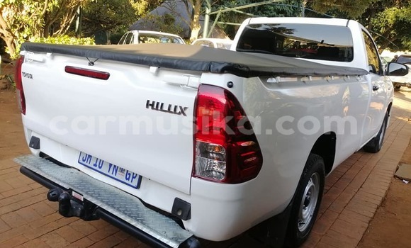 Acheter Occasion Voiture Toyota Hilux Blanc à Beitbridge, Matabeleland South Acheter Occasion Voiture Toyota Hilux Blanc à Beitbridge, Matabeleland South