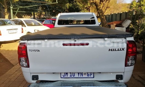 Acheter Occasion Voiture Toyota Hilux Blanc à Beitbridge, Matabeleland South Acheter Occasion Voiture Toyota Hilux Blanc à Beitbridge, Matabeleland South