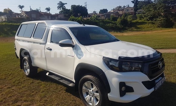 Acheter Occasion Voiture Toyota Hilux Blanc à Beitbridge, Matabeleland South Acheter Occasion Voiture Toyota Hilux Blanc à Beitbridge, Matabeleland South