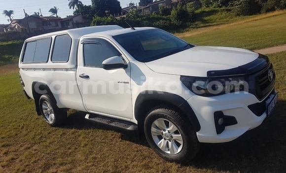 Acheter Occasion Voiture Toyota Hilux Blanc à Beitbridge, Matabeleland South Acheter Occasion Voiture Toyota Hilux Blanc à Beitbridge, Matabeleland South