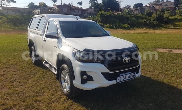 Acheter Occasion Voiture Toyota Hilux Blanc à Beitbridge, Matabeleland South Acheter Occasion Voiture Toyota Hilux Blanc à Beitbridge, Matabeleland South